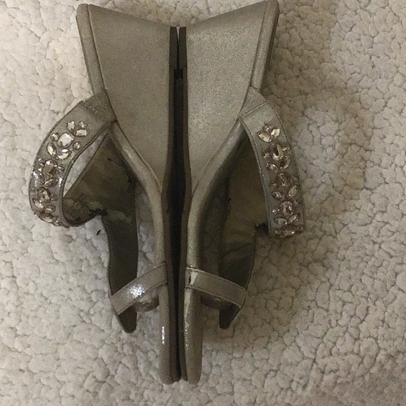 NEW YORK TRANSIT GOLD BLING SANDALS 6 - Picture 4 of 10